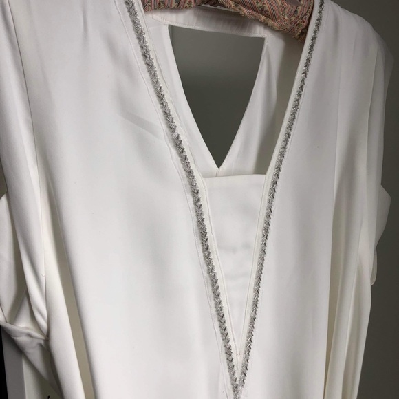 Beautiful white dress - Picture 11 of 16